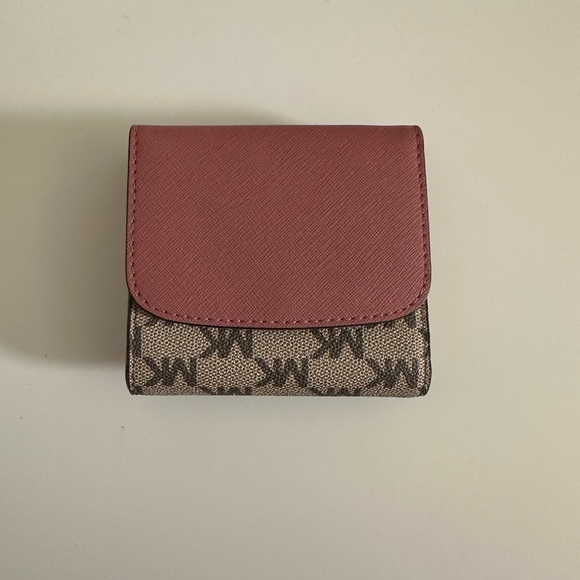 Michael Kors Compact Wallet - Picture 2 of 6
